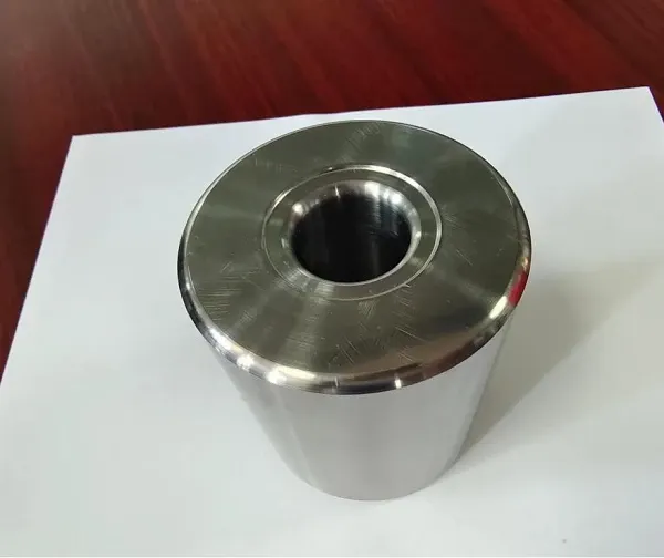 8taper roller with a hole in the centre