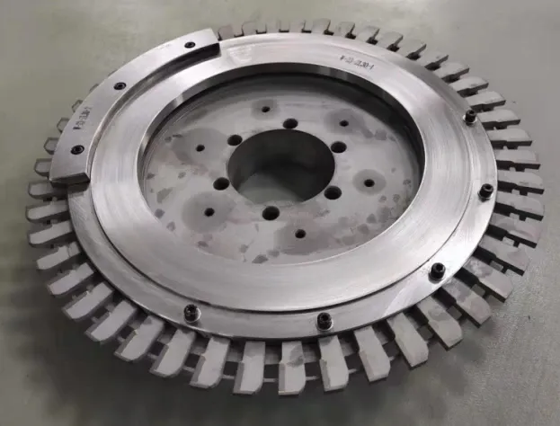 What factors affect the quality of grinding processing?